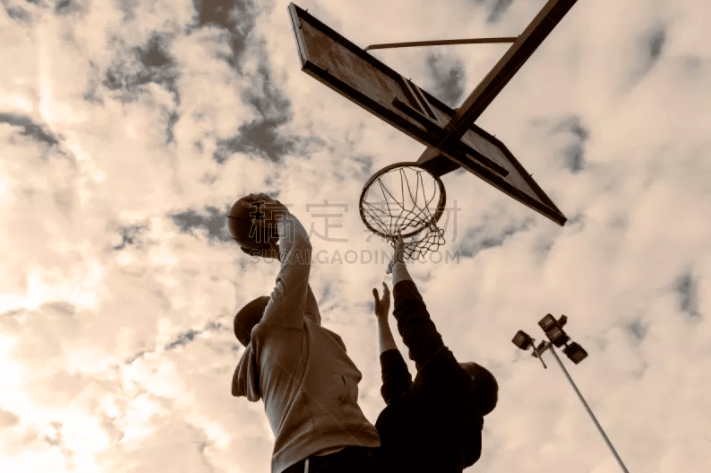 库里至少再缺席3场！科尔表示期待他能在与森林狼的比赛回归