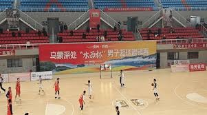 十三水中的“三分天下”：三名对手实力均衡时的摆牌制衡术。（十三水“三分鼎立”：三家势均力敌时的摆牌博弈术）